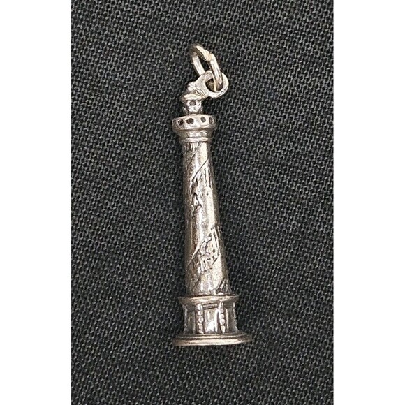 925 Sterling Silver Vintage Lighthouse Charm Pendant - Picture 3 of 5